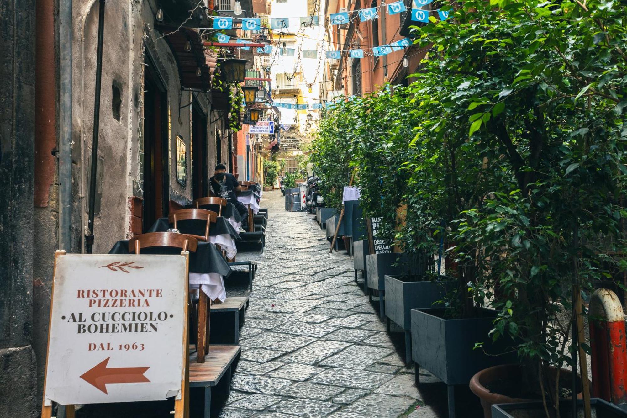 Apartment Song House Centro Storico 7 Pax Naples